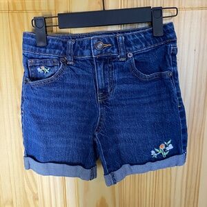 GIRLS FLORAL EMBROIDERED DENIM DARK WASH JEAN ADJUSTABLE WAIST, RELAXED MIDI 6/7